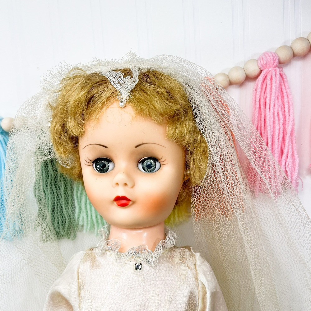 Vintage 24 Inch Bride Doll White Satin Lace Wedding Dress Veil 1950s Sleep Eyes - Picture 6 of 15